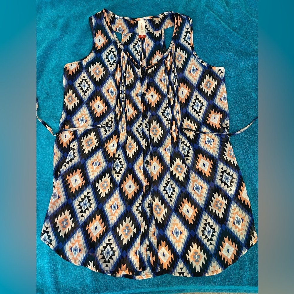 No Boundaries Women’s Geometric Patterned Sleeveless Top